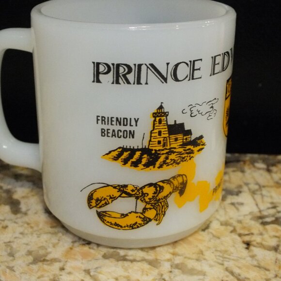 Glasbake PEI and Marineland Bubbles Mug - Picture 4 of 8